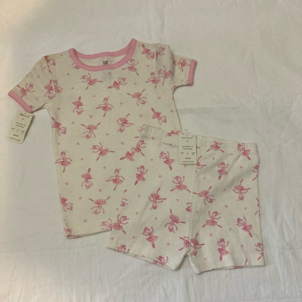 7-11 Child of mine girls ballerina pajama set NWT 3T